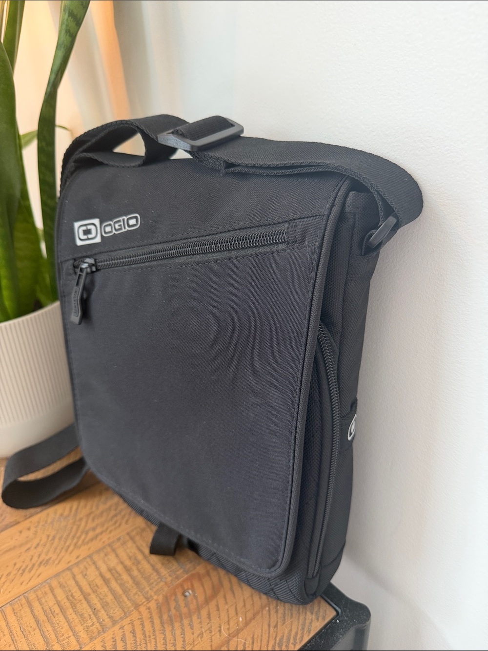 OGIO Module II Tablet Bag (Black) - Picture 3 of 7